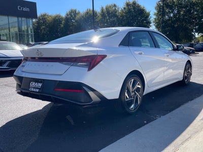 2025 Hyundai Elantra SEL Convenience Moonroof, Clean CarFax, One Owner