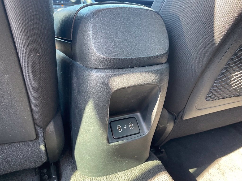 2025 Hyundai Elantra SEL Convenience Moonroof, One Owner