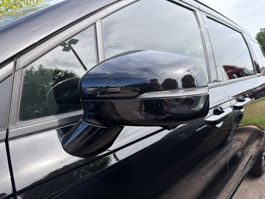 2023 Kia Carnival SX Prestige Clean CarFax, One Owner