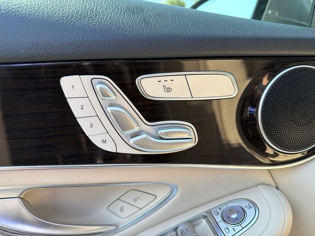 2022 Mercedes-Benz GLC GLC 300 Pano Moonroof, Clean CarFax