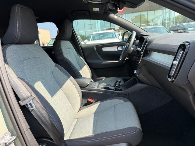 2024 Volvo XC40 B5 Core CLEAN CARFAX 1-OWNER