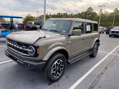 2026 Ford Bronco Outer Banks