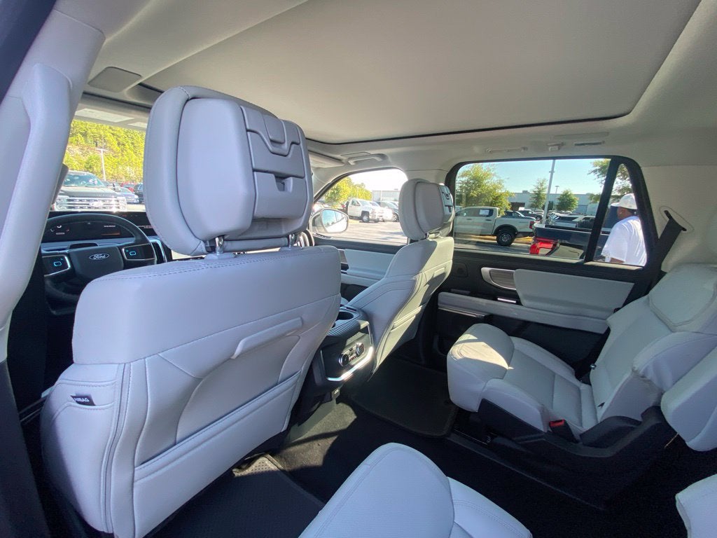 2027 Ford Expedition Platinum