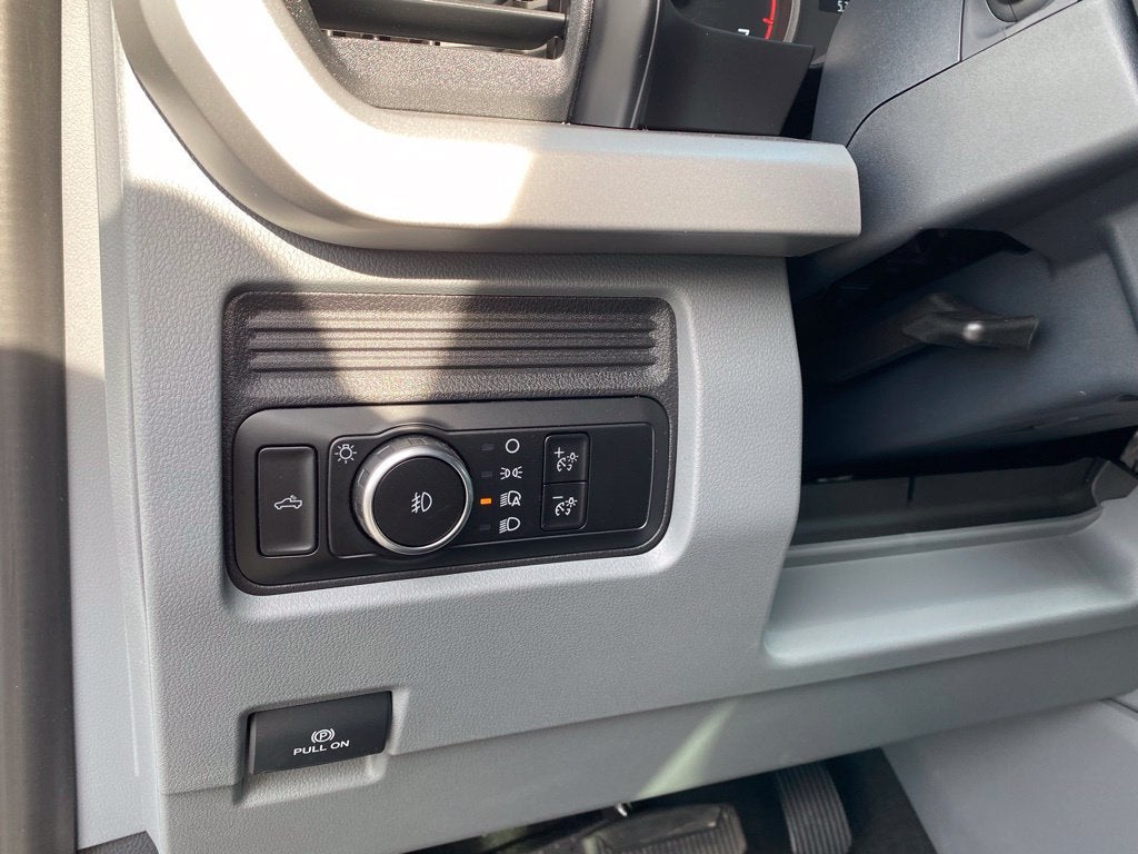 2027 Ford F-250SD XLT