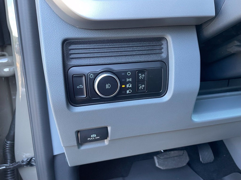 2027 Ford F-250SD XLT