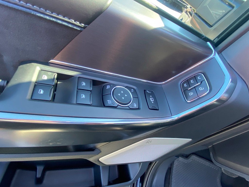 2027 Ford F-350SD Platinum DRW