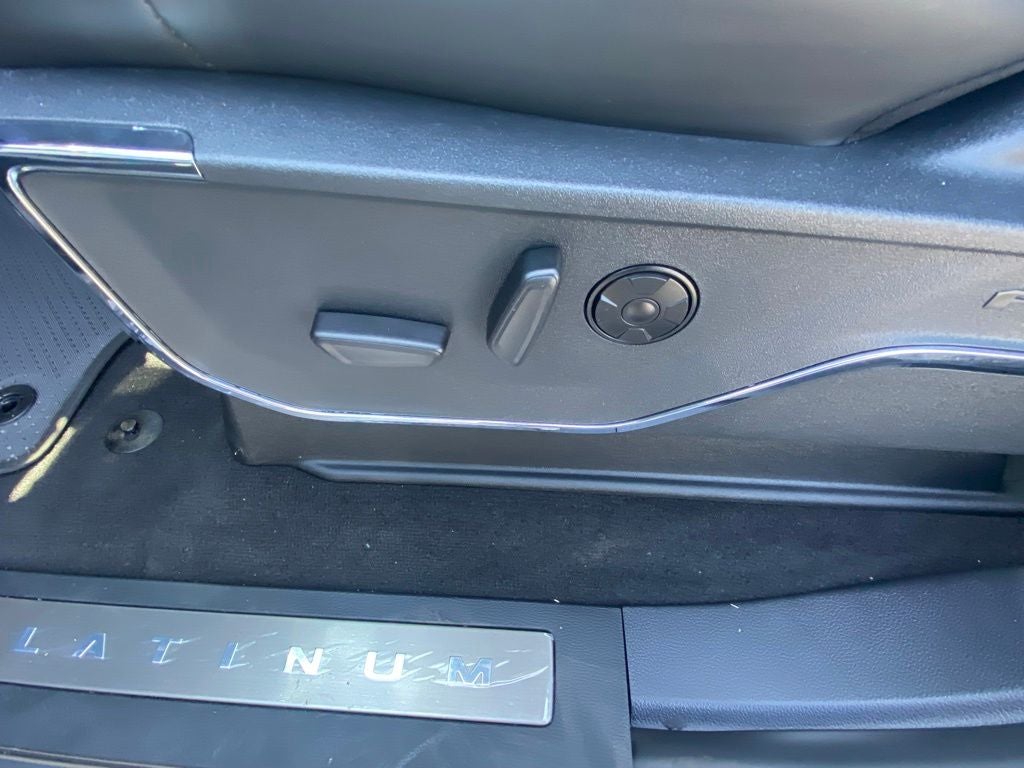 2027 Ford F-350SD Platinum DRW
