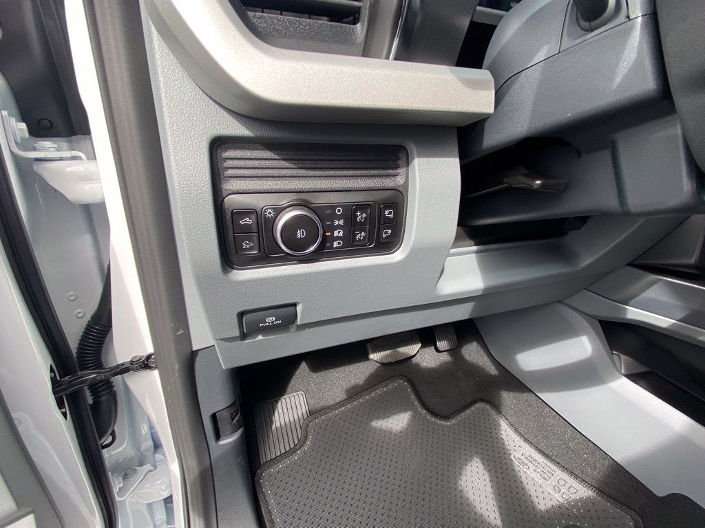 2027 Ford F-350SD XLT DRW