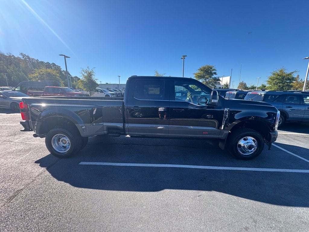 2027 Ford F-350SD King Ranch DRW