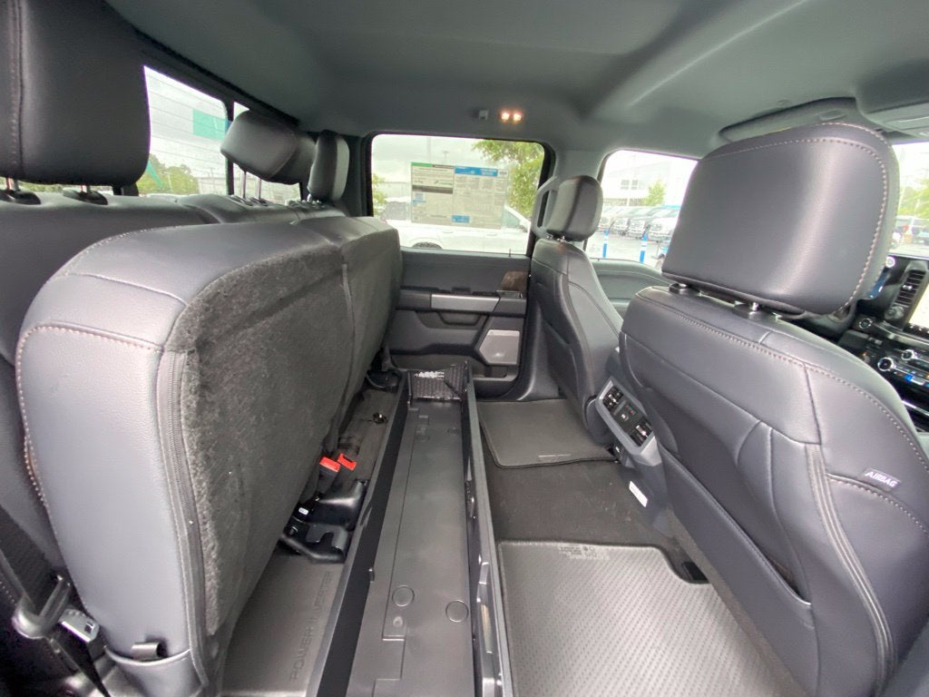 2027 Ford F-350SD Lariat DRW