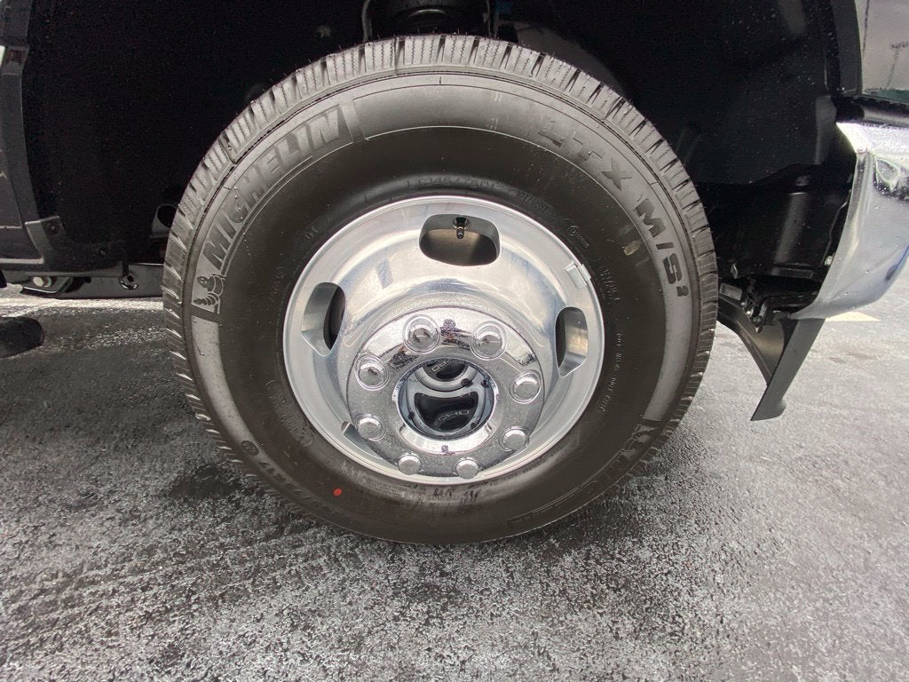 2027 Ford F-350SD Lariat DRW