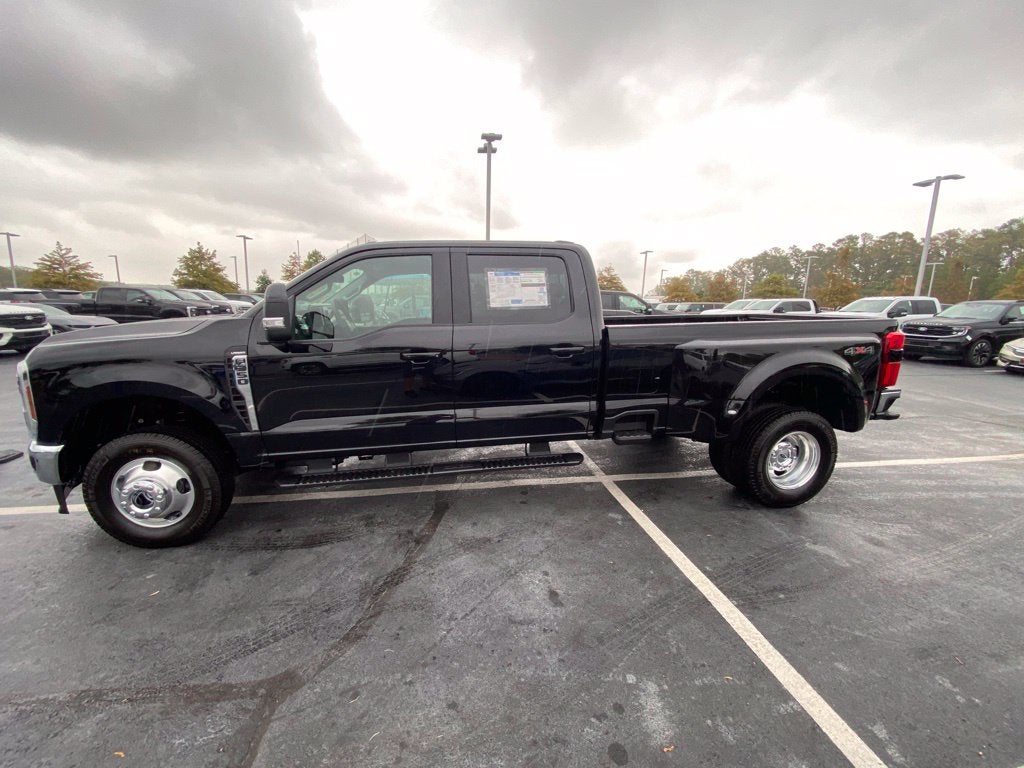 2027 Ford F-350SD Lariat DRW