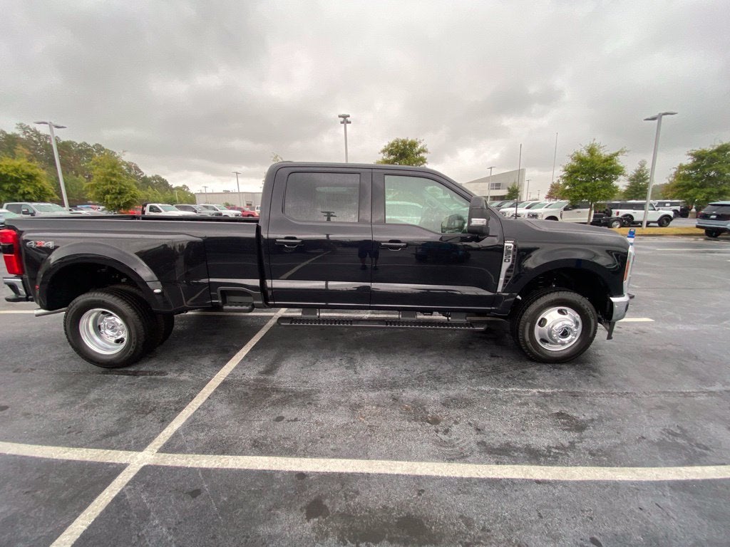2027 Ford F-350SD Lariat DRW
