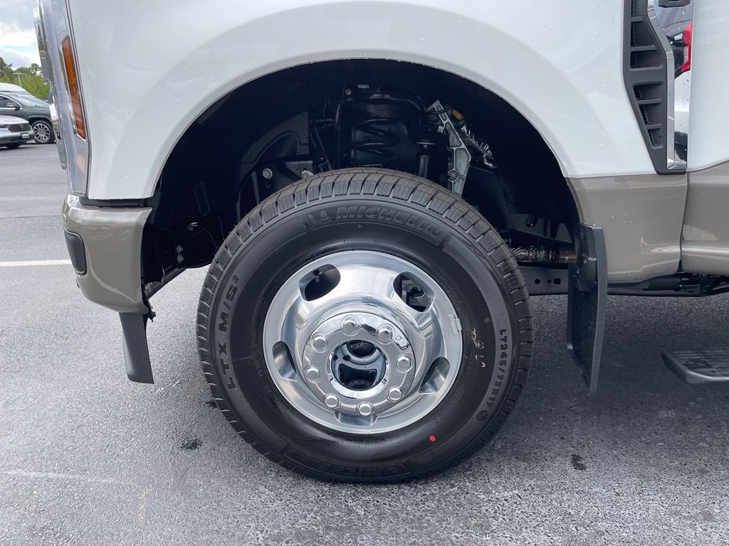 2027 Ford F-350SD King Ranch DRW