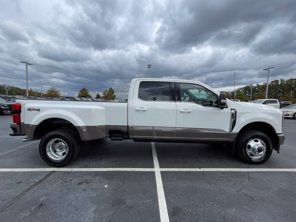 2027 Ford F-350SD King Ranch DRW