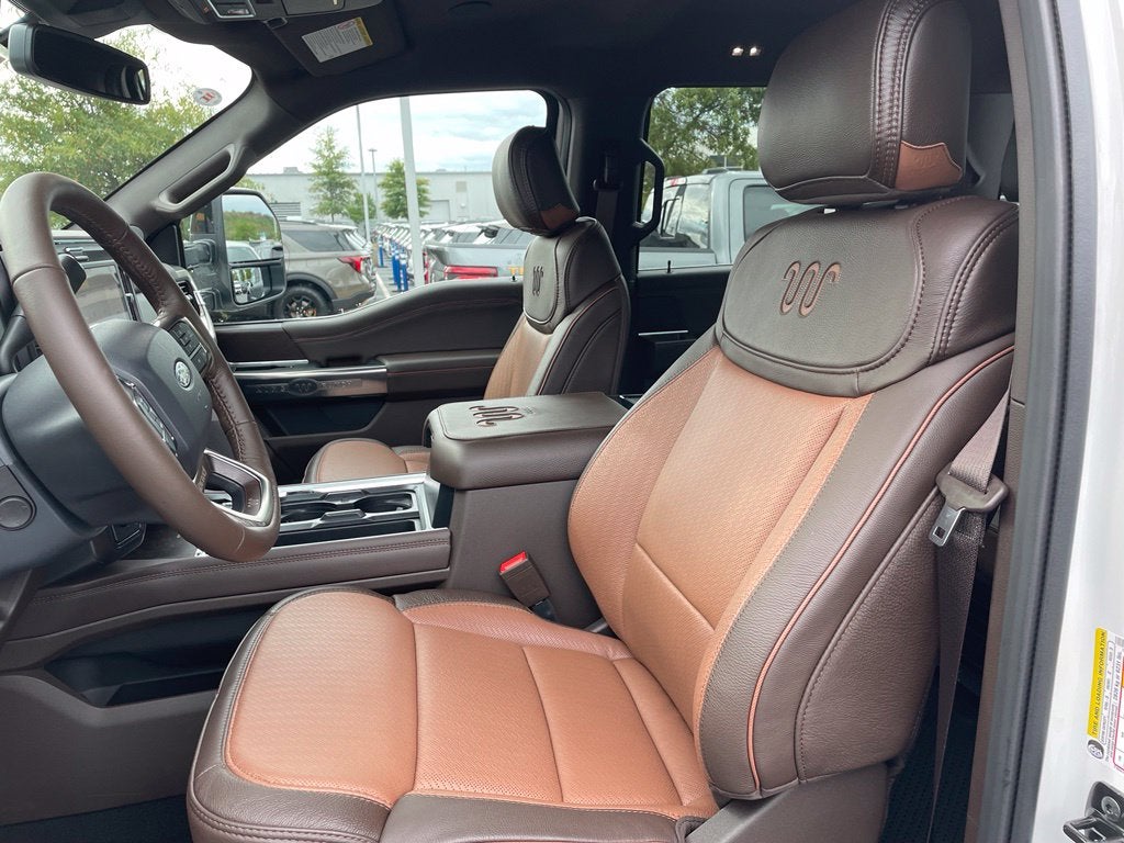 2027 Ford F-350SD King Ranch DRW