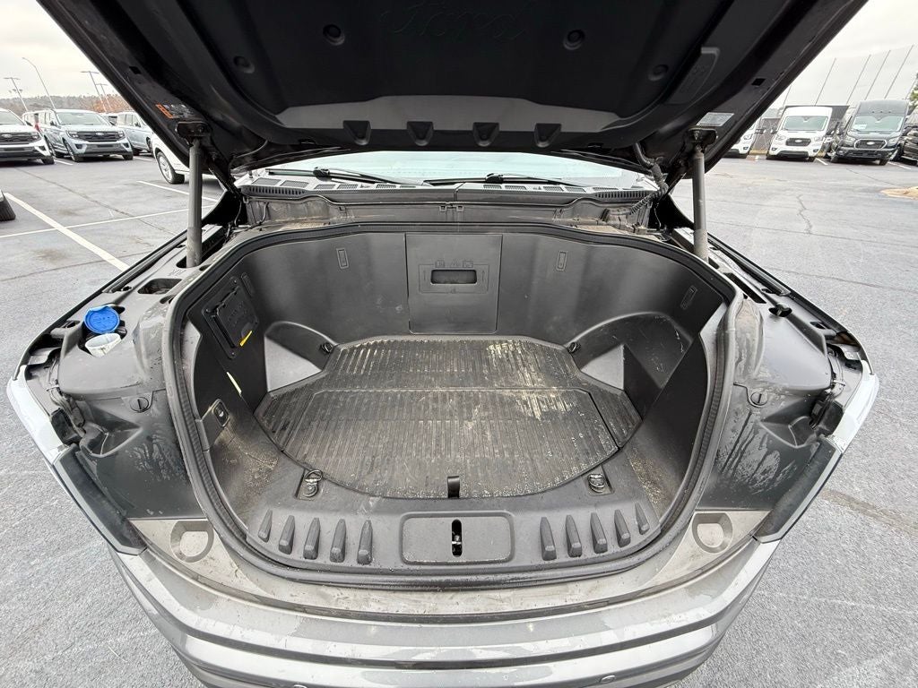 2022 Ford F-150 Lightning Lariat