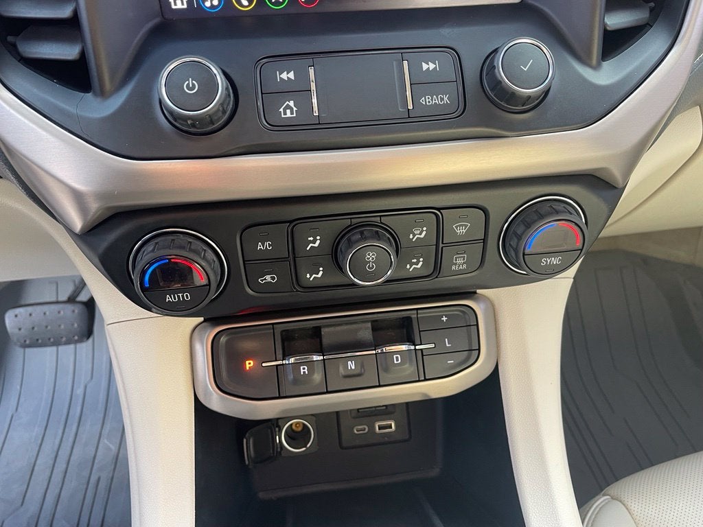 2021 GMC Acadia Denali