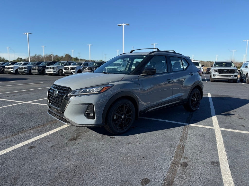 2021 Nissan Kicks SR