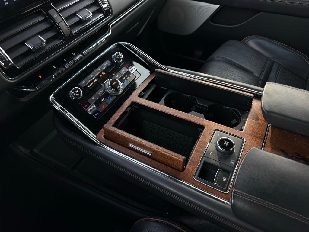 2022 Lincoln Navigator Black Label