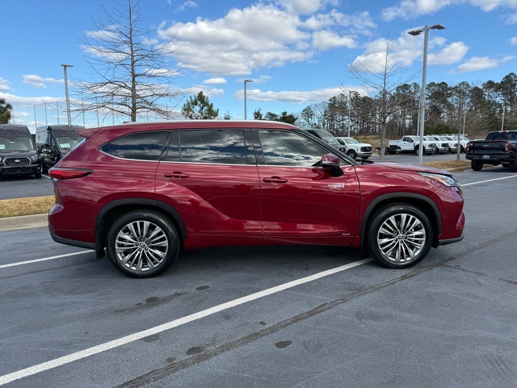2021 Toyota Highlander Hybrid Platinum
