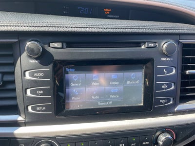 2016 Toyota Highlander LE V6
