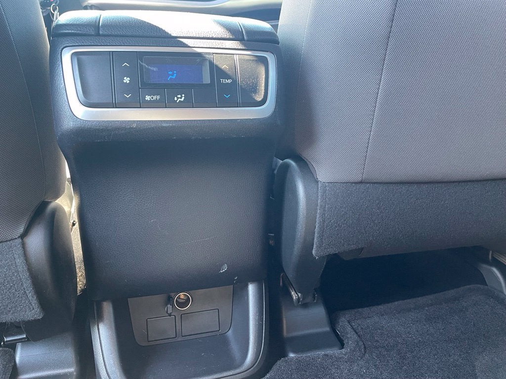 2016 Toyota Highlander LE V6