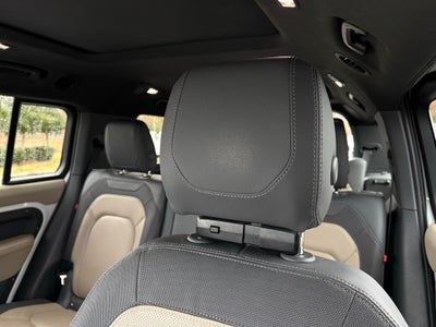 2023 Land Rover Defender 130 X-Dynamic SE