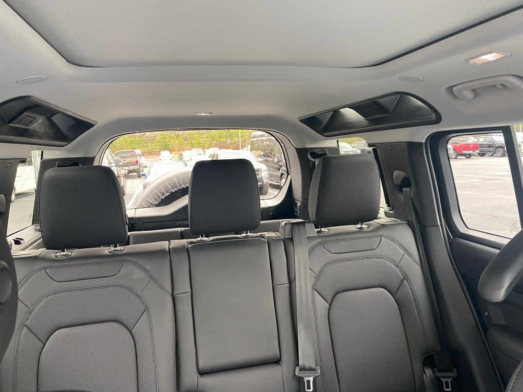 2025 Land Rover Defender 110 S