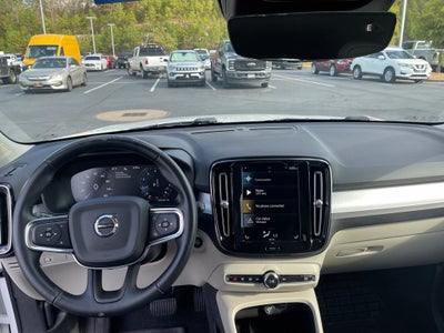 2021 Volvo XC40 Momentum