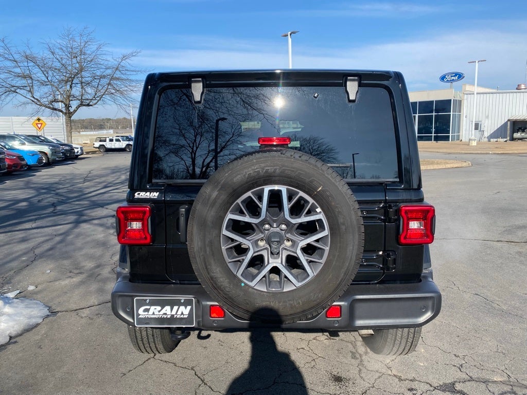 2024 Jeep Wrangler Sahara