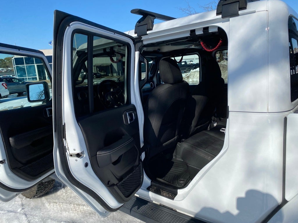 2022 Jeep Gladiator Overland