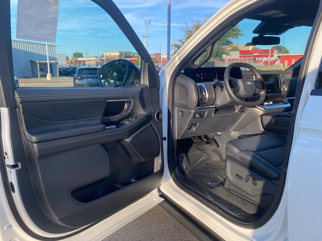 2027 Ford Expedition Platinum - 4WD - STEALTH APPEARANCE PACKAGE