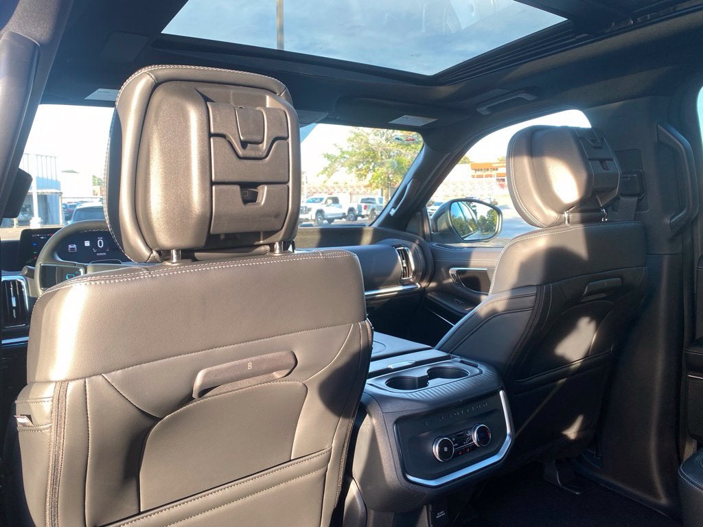 2027 Ford Expedition Platinum - 4WD - STEALTH APPEARANCE PACKAGE