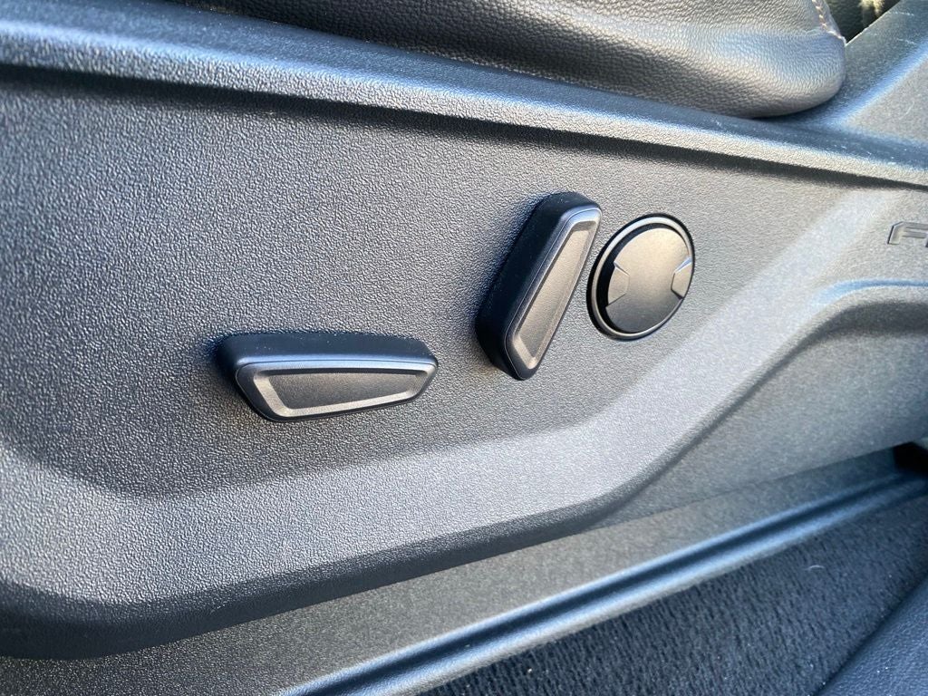 2025 Ford F-250SD Lariat Blackout Package-FX4