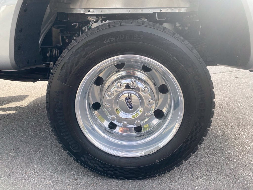 2027 Ford F-450SD Platinum