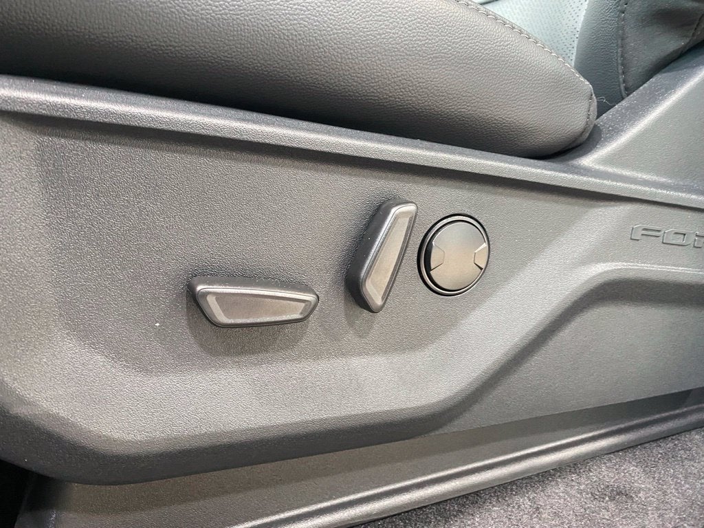 2026 Ford F-150 Lariat - 4WD - 5.0L V8