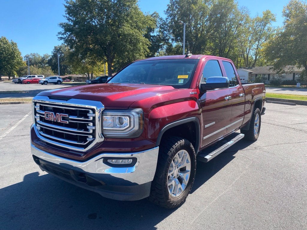 2017 GMC Sierra 1500 SLT - 4WD - 5.3L V8 - CLEAN CARFAX - LOW MILES
