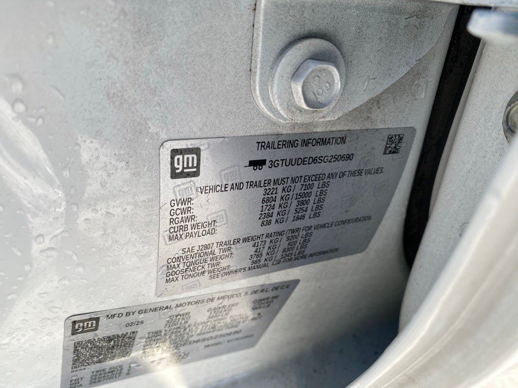 2025 GMC Sierra 1500 SLT