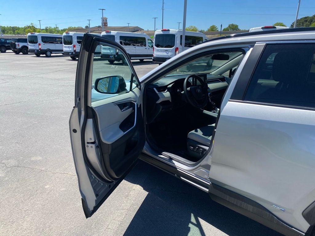 2022 Toyota RAV4 Hybrid XLE