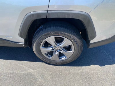 2022 Toyota RAV4 Hybrid XLE