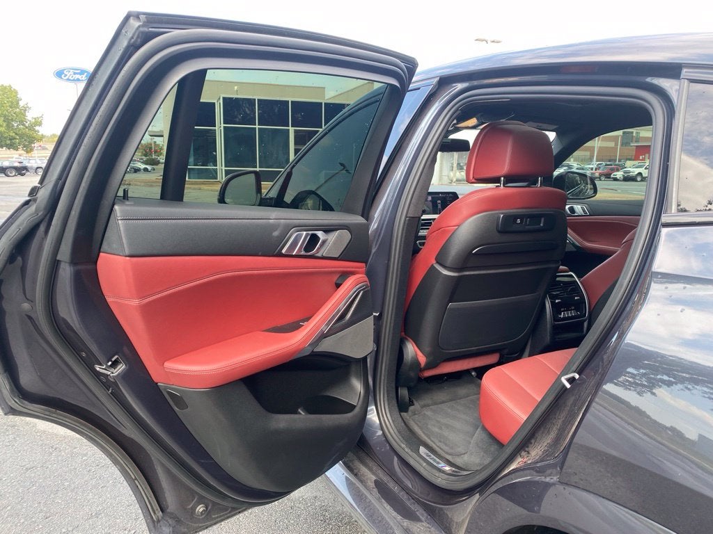 2020 BMW X6 M50i