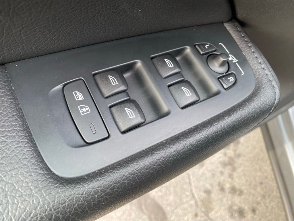 2021 Volvo XC60 T5 Momentum