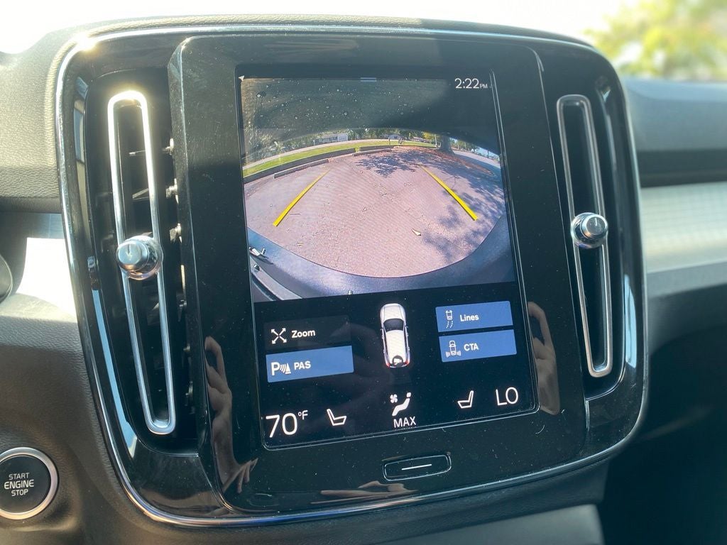 2022 Volvo XC40 Momentum