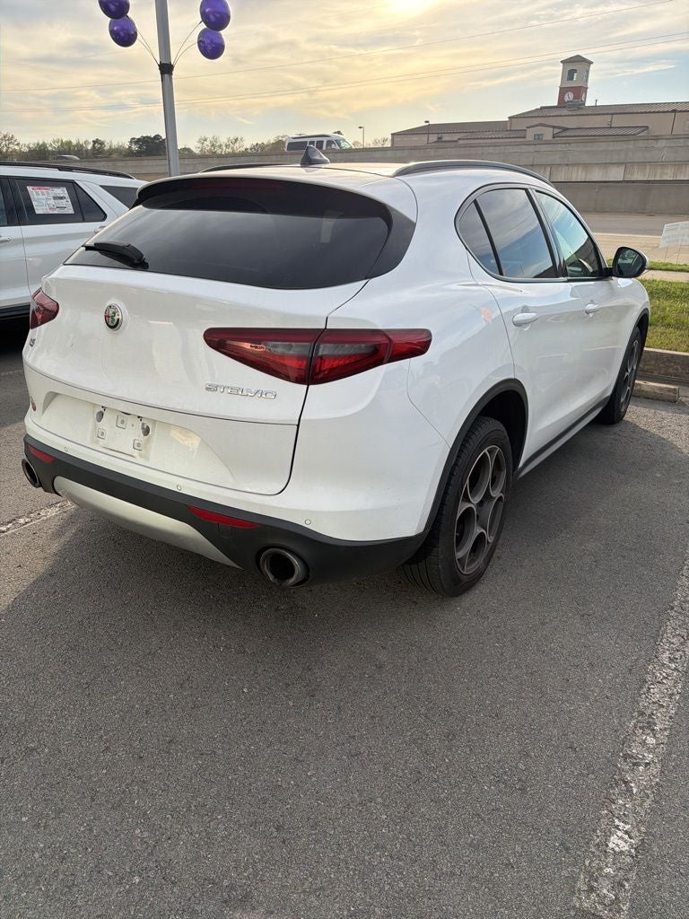 2018 Alfa Romeo Stelvio Base