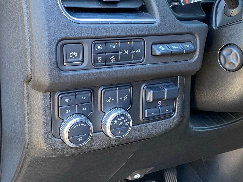 2021 GMC Yukon XL AT4