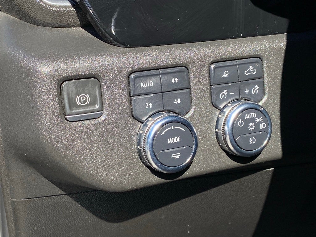 2023 GMC Sierra 1500 SLT BRAND NEW TIRES, LEVELED