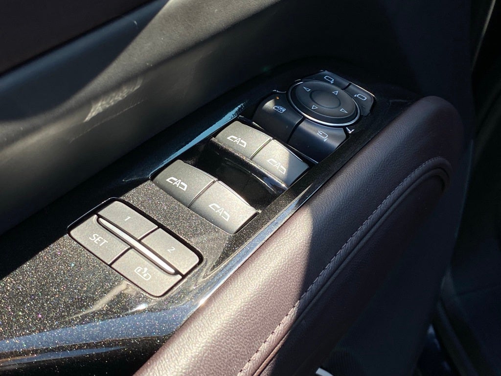 2024 Cadillac Escalade Sport Platinum CONSOLE REFRIGERATOR W/ FREEZER