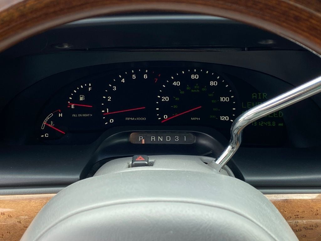 2002 Lincoln Continental Base