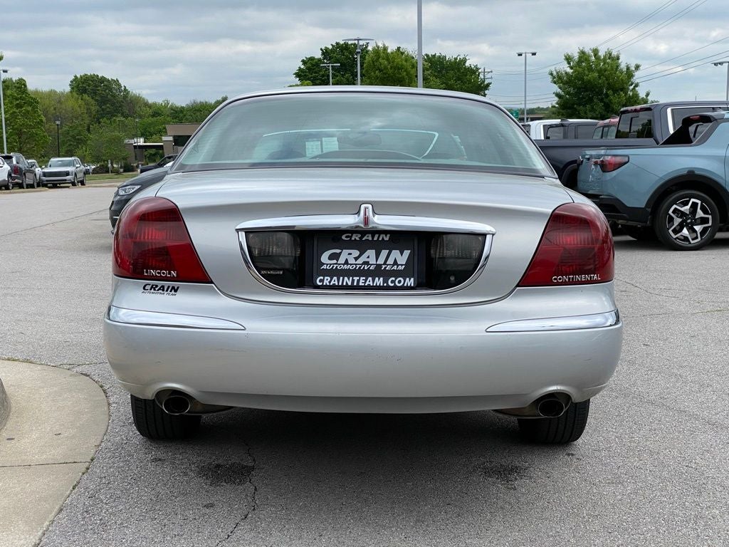 2002 Lincoln Continental Base